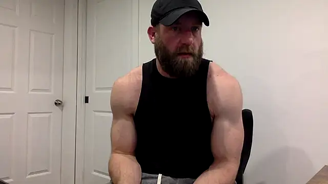 Snapshot of clarkefit chatting on 03.21.25 clarkefit online show from 03.21.25