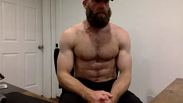 Snapshot of clarkefit chatting on 10.01.25 clarkefit online show from 10.01.25