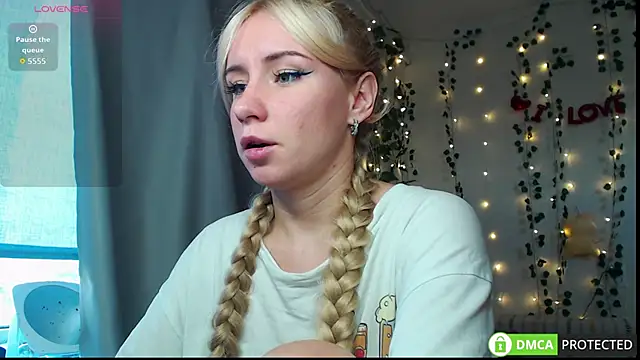 Mia  Kitty online show from 10.17.25