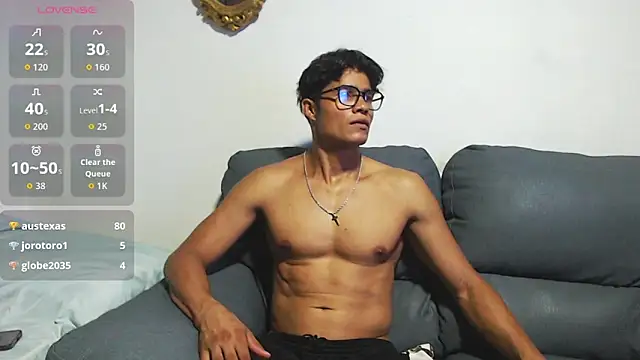 Snapshot of Christian_Musclet4 chatting on 10.10.25 Christian Musclet4 online show from 10.10.25