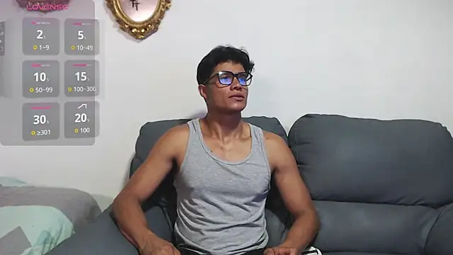 Snapshot of Christian_Musclet4 chatting on 10.22.25 Christian Musclet4 online show from 10.22.25