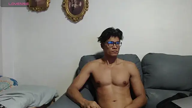 Snapshot of Christian_Musclet4 chatting on 10.25.25 Christian Musclet4 online show from 10.25.25