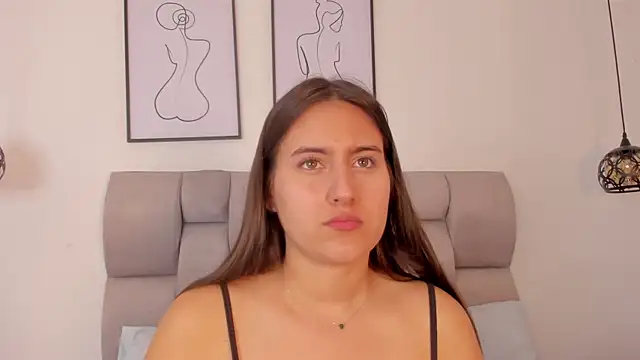 Hanna Evans   online show from 10.03.25