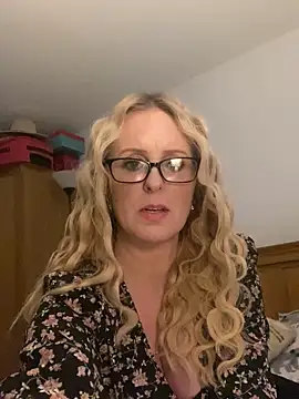 Snapshot of Mistress-LillyRose chatting on 03.17.25 Mistress-LillyRose online show from 03.17.25