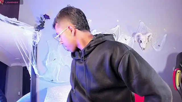 Colstorw  online show from 10.22.25