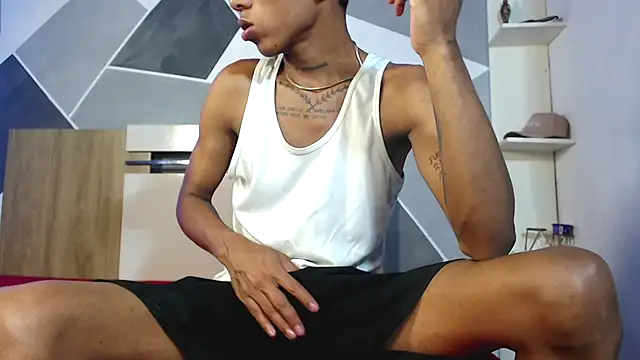 Snapshot of DavidLondo chatting on 09.23.25 DavidLondo online show from 09.23.25