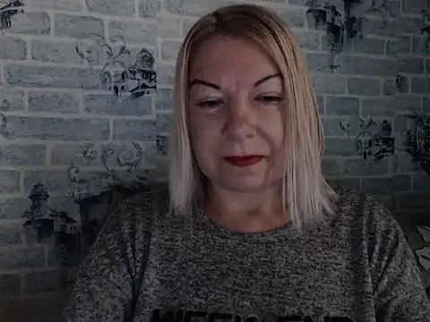 Snapshot of Lillia_Ray chatting on 10.02.25 Lillia Ray online show from 10.02.25