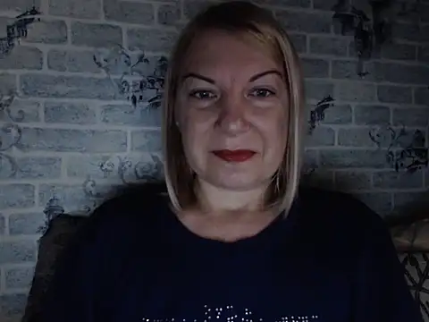 Snapshot of Lillia_Ray chatting on 10.10.25 Lillia Ray online show from 10.10.25