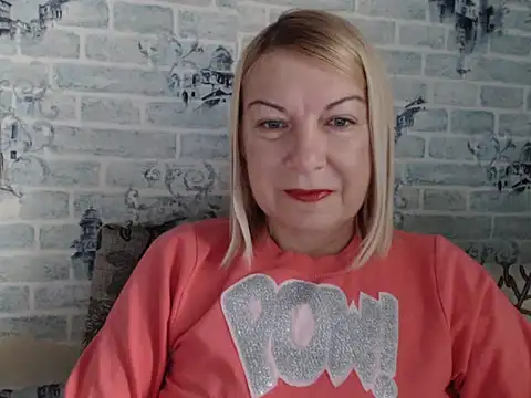 Snapshot of Lillia_Ray chatting on 10.18.25 Lillia Ray online show from 10.18.25