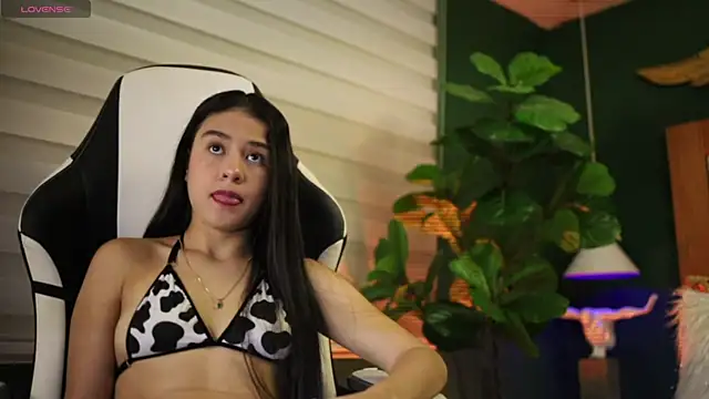 Danaa Rouse online show from 10.21.25