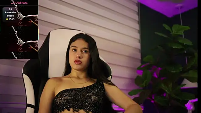 Danaa Rouse online show from 11.08.25