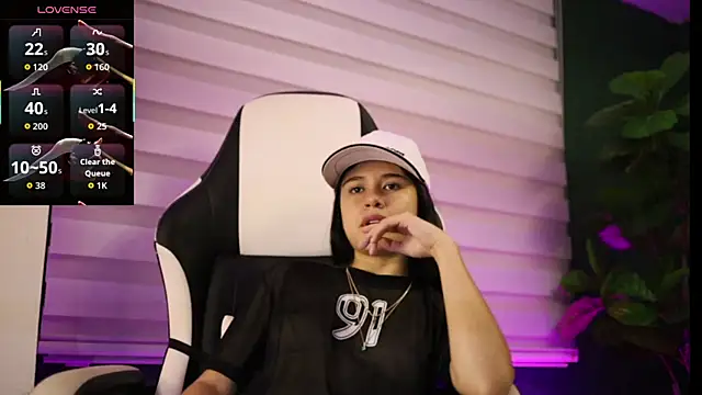 Danaa Rouse online show from 11.13.25