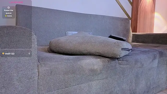 mia gatess online show from 09.13.25