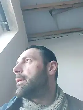 Snapshot of MaksDzubaV chatting on 03.20.25 MaksDzubaV online show from 03.20.25