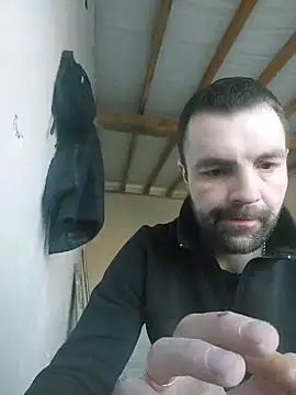 Snapshot of MaksDzubaV chatting on 03.21.25 MaksDzubaV online show from 03.21.25