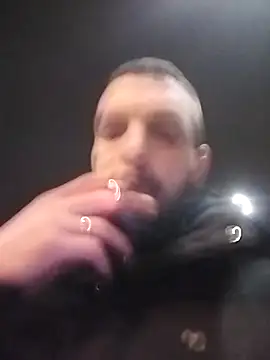 Snapshot of MaksDzubaV chatting on 11.27.25 MaksDzubaV online show from 11.27.25