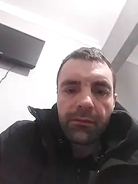 Snapshot of MaksDzubaV chatting on 02.25.26 MaksDzubaV online show from 02.25.26