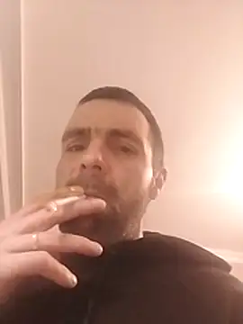 Snapshot of MaksDzubaV chatting on 03.03.26 MaksDzubaV online show from 03.03.26