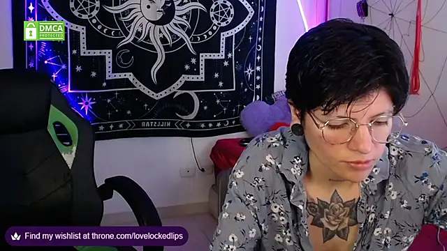 lovelockedlips online show from 10.19.25