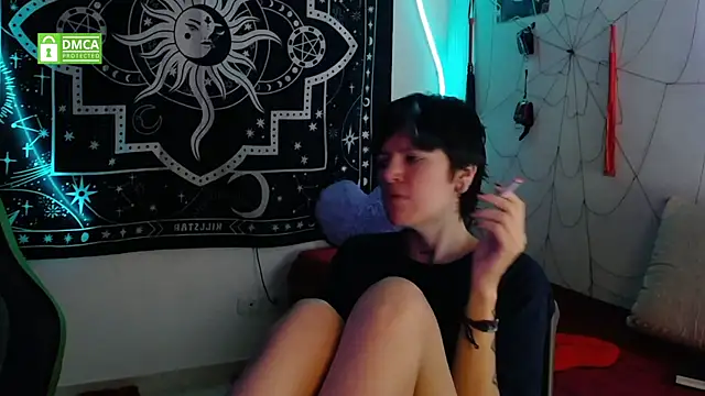 lovelockedlips online show from 10.21.25