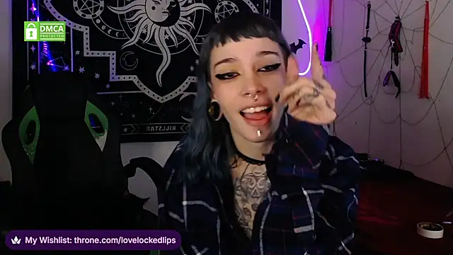 lovelockedlips online show from 11.28.25