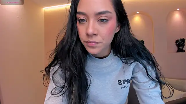 Snapshot of AmaliaCrus chatting on 04.30.26 AmaliaCrus online show from 04.30.26