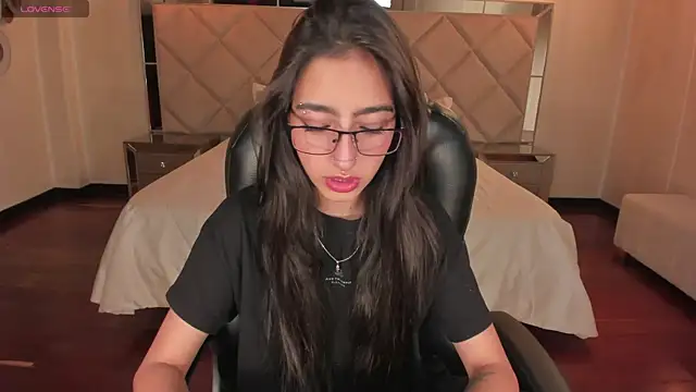 LarisaSmirnov online show from 12.20.25