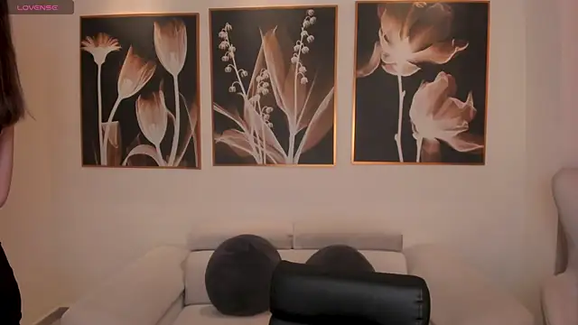 MaiaCollins online show from 11.03.25