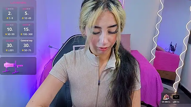 Snapshot of Malory_tay1 chatting on 09.13.25 Malory tay1 online show from 09.13.25