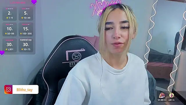 Snapshot of Malory_tay1 chatting on 09.26.25 Malory tay1 online show from 09.26.25