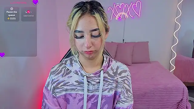 Snapshot of Malory_tay1 chatting on 09.30.25 Malory tay1 online show from 09.30.25