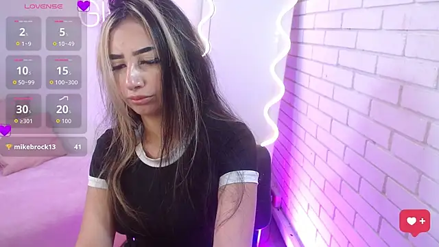 Snapshot of Malory_tay1 chatting on 10.02.25 Malory tay1 online show from 10.02.25