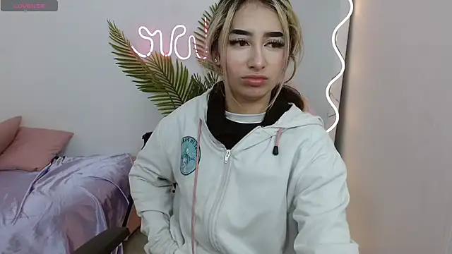 Snapshot of Malory_tay1 chatting on 10.19.25 Malory tay1 online show from 10.19.25