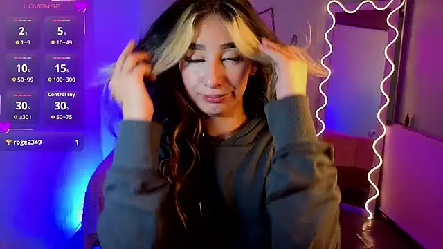 Snapshot of Malory_tay1 chatting on 10.23.25 Malory tay1 online show from 10.23.25