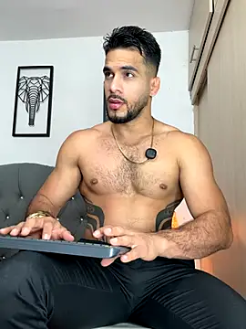 Maximiliano ford online show from 11.22.25