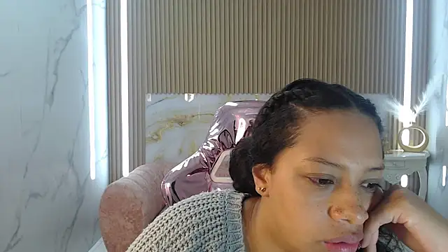 zhara rose s online show from 03.21.25