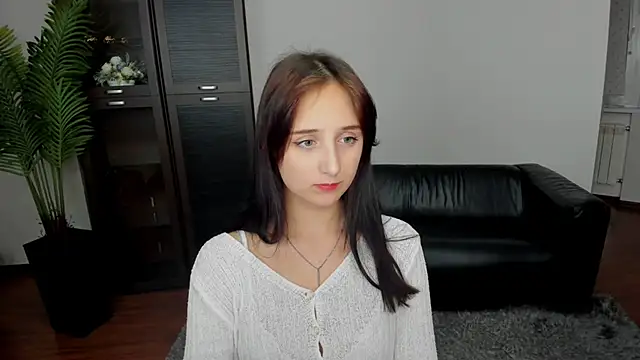 Snapshot of JulietMonli chatting on 09.28.25 JulietMonli online show from 09.28.25