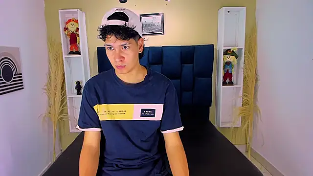 Snapshot of Jhojan_twink chatting on 09.24.25 Jhojan twink online show from 09.24.25