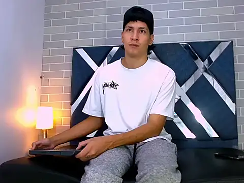 Snapshot of Jhojan_twink chatting on 09.27.25 Jhojan twink online show from 09.27.25