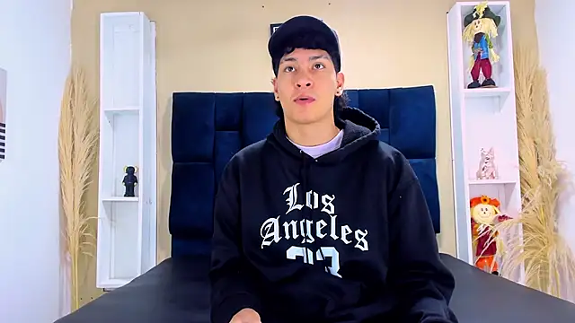 Snapshot of Jhojan_twink chatting on 10.02.25 Jhojan twink online show from 10.02.25