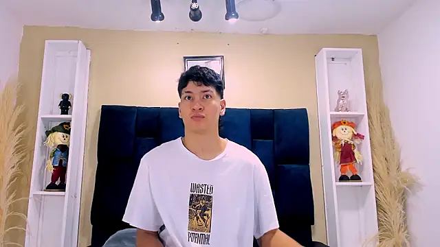 Snapshot of Jhojan_twink chatting on 10.06.25 Jhojan twink online show from 10.06.25