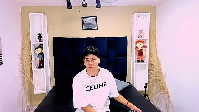 Snapshot of Jhojan_twink chatting on 10.08.25 Jhojan twink online show from 10.08.25