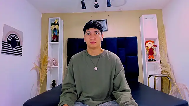 Snapshot of Jhojan_twink chatting on 10.14.25 Jhojan twink online show from 10.14.25