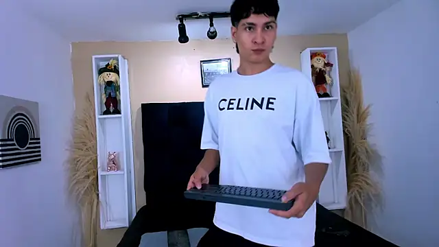 Snapshot of Jhojan_twink chatting on 10.26.25 Jhojan twink online show from 10.26.25