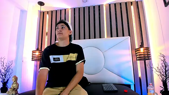 Snapshot of Jhojan_twink chatting on 11.01.25 Jhojan twink online show from 11.01.25