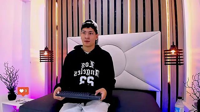 Snapshot of Jhojan_twink chatting on 11.08.25 Jhojan twink online show from 11.08.25