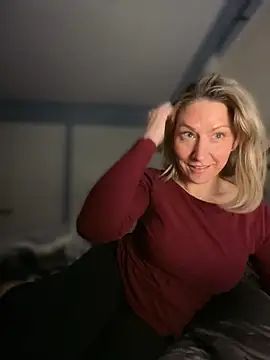 LittleMsMILF online show from 03.09.26