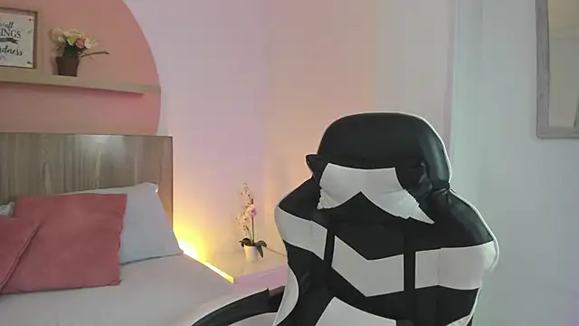 nina blake online show from 10.07.25