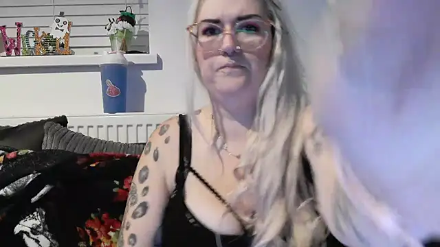 Sizzling Indie36 online show from 10.14.25