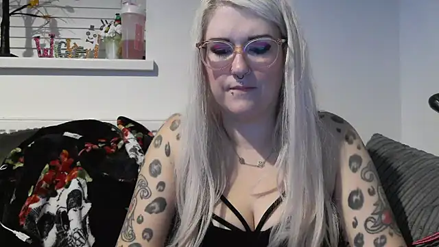 Sizzling Indie36 online show from 10.18.25